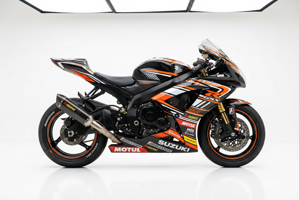 Suzuki GSX-R600 graphics kit in orange and black side view